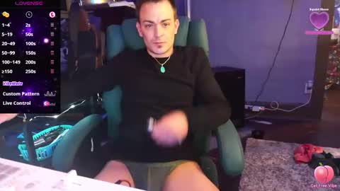 Snapshot of pris_brayden chatting on 12.15.25 Pris Brayden online show from 12.15.25