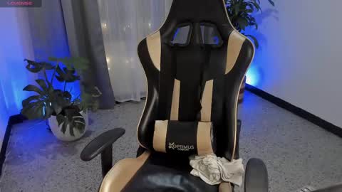    INDEPENDENT MODEL online show from 02.09.25