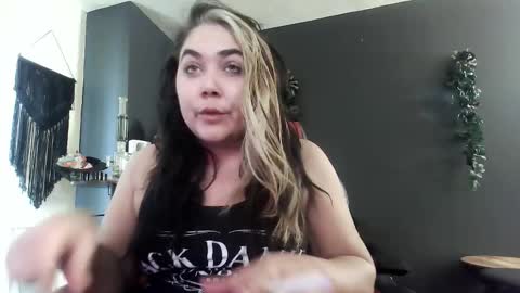 Snapshot of puddinforlife chatting on 12.05.25 Krystle online show from 12.05.25