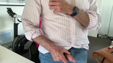 Snapshot of puffiest chatting on 01.16.25 puffiest online show from 01.16.25