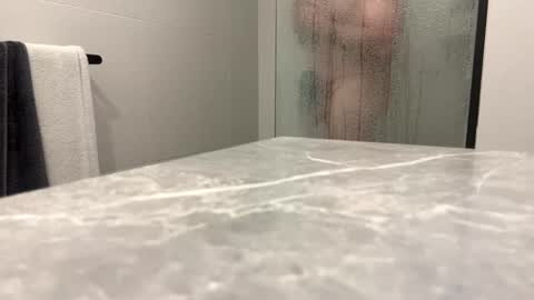 Snapshot of puffiest chatting on 09.22.25 puffiest online show from 09.22.25