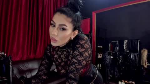 MissPuffyLove online show from 04.02.26