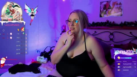 Snapshot of puffybun chatting on 01.04.25 puffybun online show from 01.04.25