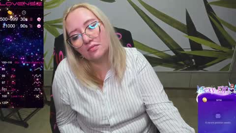 Snapshot of puffybun chatting on 01.18.25 puffybun online show from 01.18.25