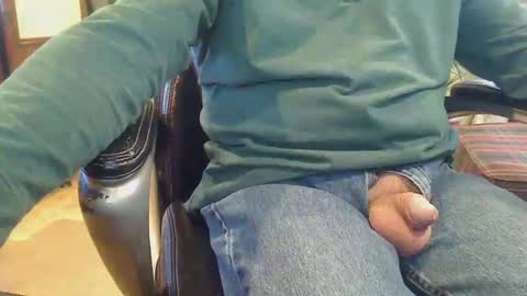 pulltoy1 online show from 01.06.25