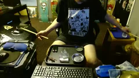 Snapshot of punkypapi chatting on 03.10.25 Jojo online show from 03.10.25