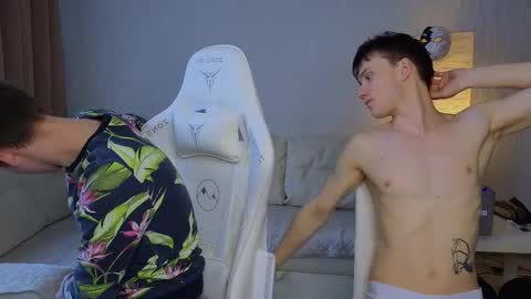 Snapshot of pupsenish chatting on 09.22.25 Jesse online show from 09.22.25