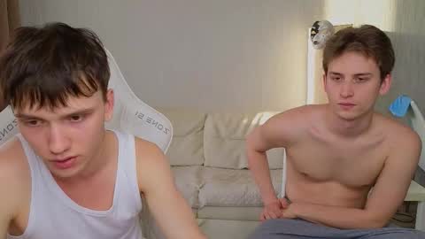 Snapshot of pupsenish chatting on 09.27.25 Jesse online show from 09.27.25