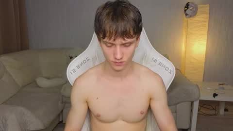 Snapshot of pupsenish chatting on 11.09.25 Jesse online show from 11.09.25