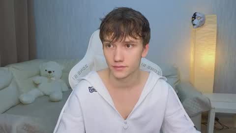 Snapshot of pupsenish chatting on 11.11.25 Jesse online show from 11.11.25