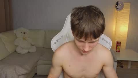 Snapshot of pupsenish chatting on 11.25.25 Jesse online show from 11.25.25