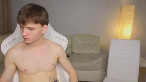 Snapshot of pupsenish chatting on 11.28.25 Jesse online show from 11.28.25