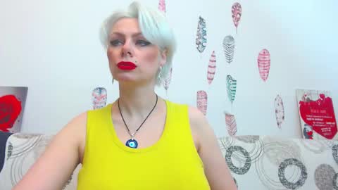 Snapshot of pure_seduce_wow chatting on 02.14.26 Goldie online show from 02.14.26