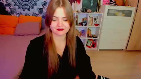 Miss Hanna online show from 11.30.25