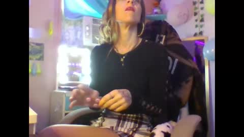 Purple2StayThnxxx online show from 09.29.25