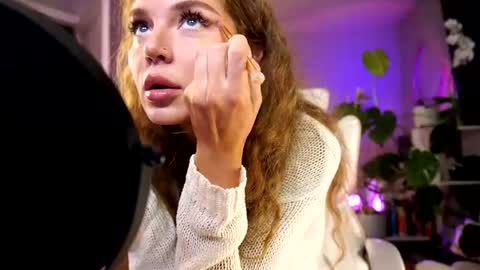 Snapshot of purple_baby chatting on 06.16.26 Sasha wait you here 6 of November. will celebrate my B- day online show from 06.16.26