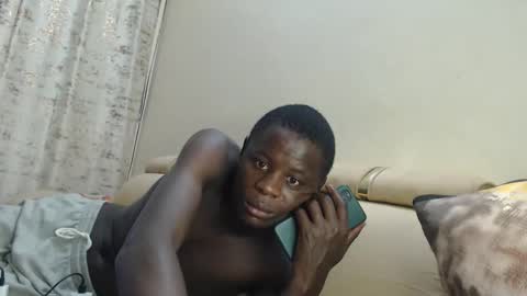 Snapshot of purple_hearts chatting on 10.19.25 purple_hearts online show from 10.19.25