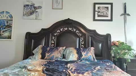 Snapshot of pussylix3 chatting on 02.20.25 Rachel online show from 02.20.25