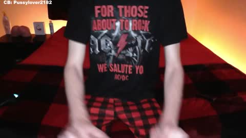 Snapshot of pussylover2182 chatting on 11.01.25 pussylover2182 online show from 11.01.25