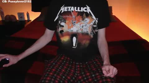 Snapshot of pussylover2182 chatting on 11.15.25 pussylover2182 online show from 11.15.25