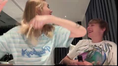 Lina online show from 12.04.25