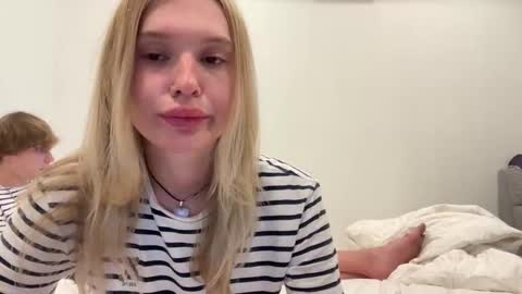 Snapshot of pussymoneywet chatting on 01.19.26 Lina online show from 01.19.26