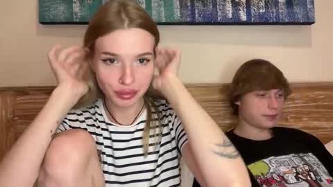 Snapshot of pussymoneywet chatting on 02.01.26 Lina online show from 02.01.26