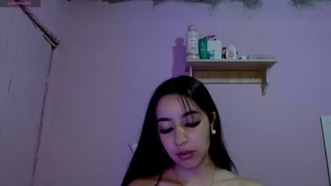 Snapshot of quee_tiana chatting on 09.12.25 your princess online show from 09.12.25