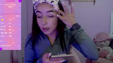 Snapshot of quee_tiana chatting on 10.04.25 your princess online show from 10.04.25