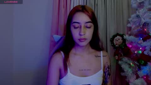 Snapshot of quee_tiana chatting on 12.15.25 your princess online show from 12.15.25