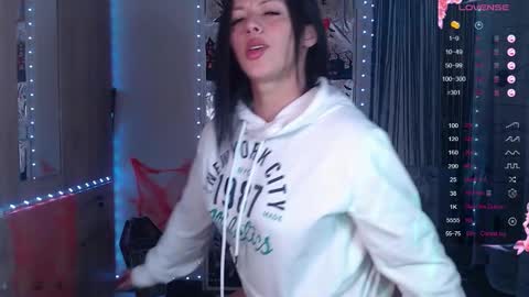 Snapshot of queen__abby chatting on 10.29.25 Queen Abby online show from 10.29.25