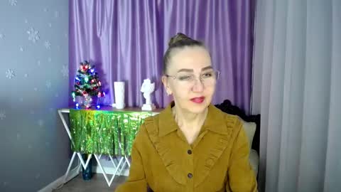 Snapshot of queen_a_n_i chatting on 01.02.25 A N I Ill be here on December 1st online show from 01.02.25