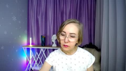 Snapshot of queen_a_n_i chatting on 11.13.25 A N I Ill be here on December 1st online show from 11.13.25