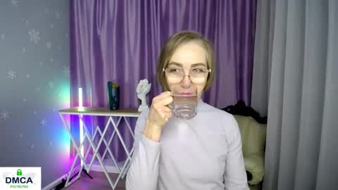 Snapshot of queen_a_n_i chatting on 11.27.25 A N I Ill be here on December 1st online show from 11.27.25