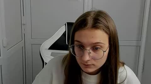 Amelie online show from 04.17.26