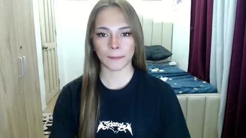 Snapshot of queen_heart0 chatting on 02.02.26 shawny online show from 02.02.26