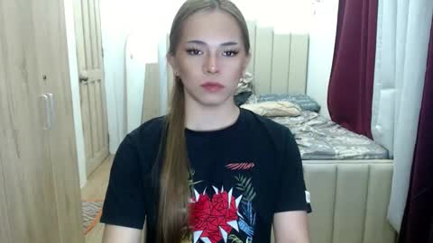 Snapshot of queen_heart0 chatting on 02.13.26 shawny online show from 02.13.26