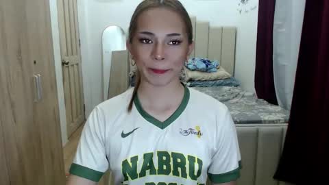 Snapshot of queen_heart0 chatting on 02.15.26 shawny online show from 02.15.26