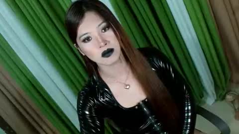 Kendal  online here from 6am-3pm philippine time online show from 09.08.25