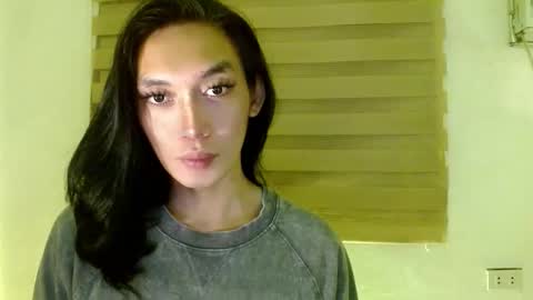 Queen Lucifer online show from 01.12.26