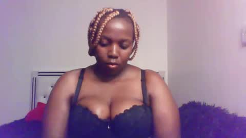 Snapshot of queen_melanine chatting on 04.18.26 QUEEN online show from 04.18.26
