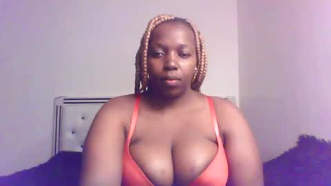 Snapshot of queen_melanine chatting on 04.22.26 QUEEN online show from 04.22.26