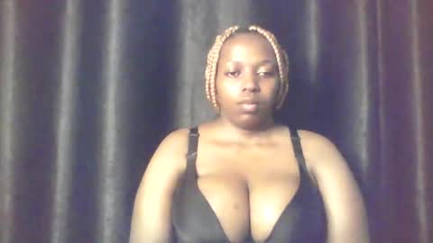 Snapshot of queen_melanine chatting on 04.30.26 QUEEN online show from 04.30.26