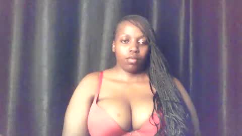 Snapshot of queen_melanine chatting on 05.16.26 QUEEN online show from 05.16.26