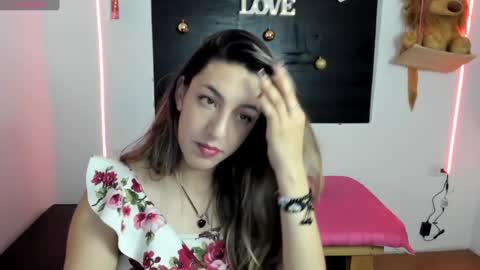 queen_natttyy online show from 12.24.24