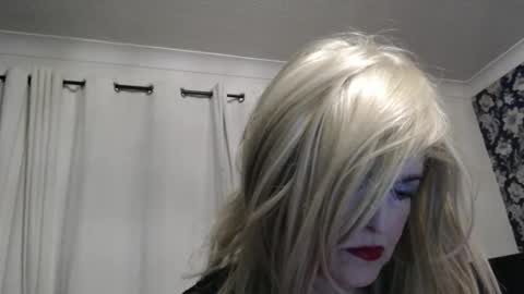 Snapshot of queen_of_the_deck chatting on 06.03.26 Topaz blue dreamo989n999 online show from 06.03.26