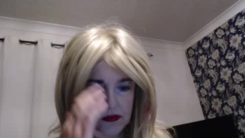 Snapshot of queen_of_the_deck chatting on 07.19.26 Topaz blue dreamo989n999 online show from 07.19.26