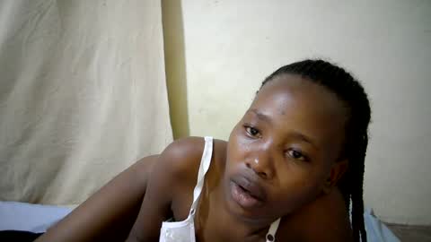 Snapshot of queen_slender chatting on 06.12.26 queen_slender online show from 06.12.26