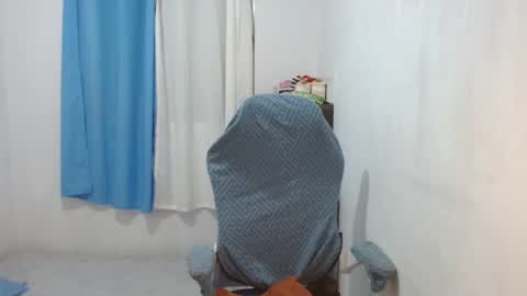 Snapshot of queenboba chatting on 03.04.25 queen online show from 03.04.25