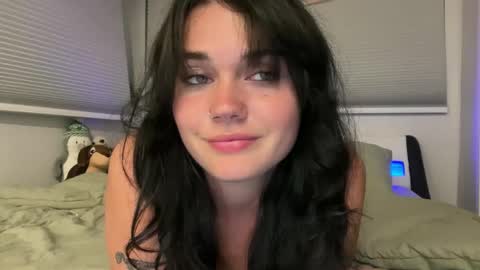 Snapshot of queencassidyy chatting on 10.22.25 Cassidy online show from 10.22.25